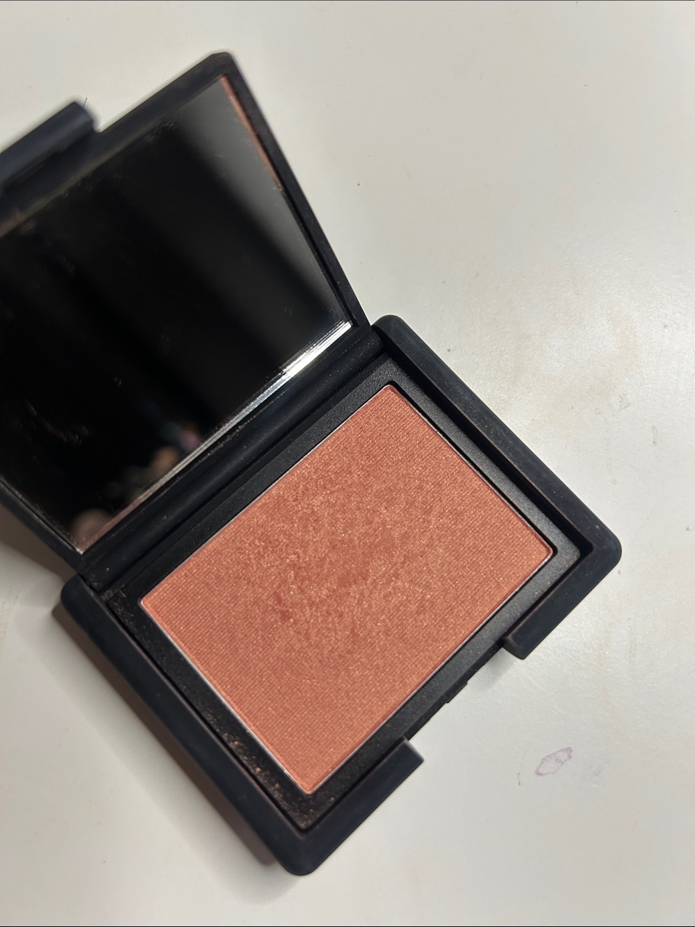 Nars blush in luster
